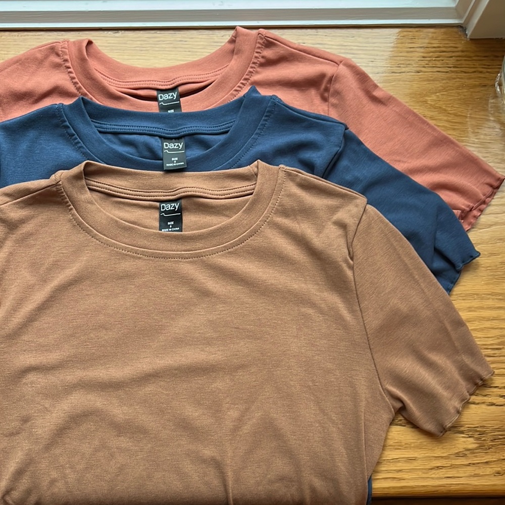 Three Small Dazy Lettuce Hem Tshirts